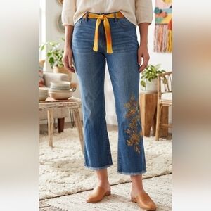 ✨ The Pioneer Woman | Cropped Floral Flare Jeans ✨